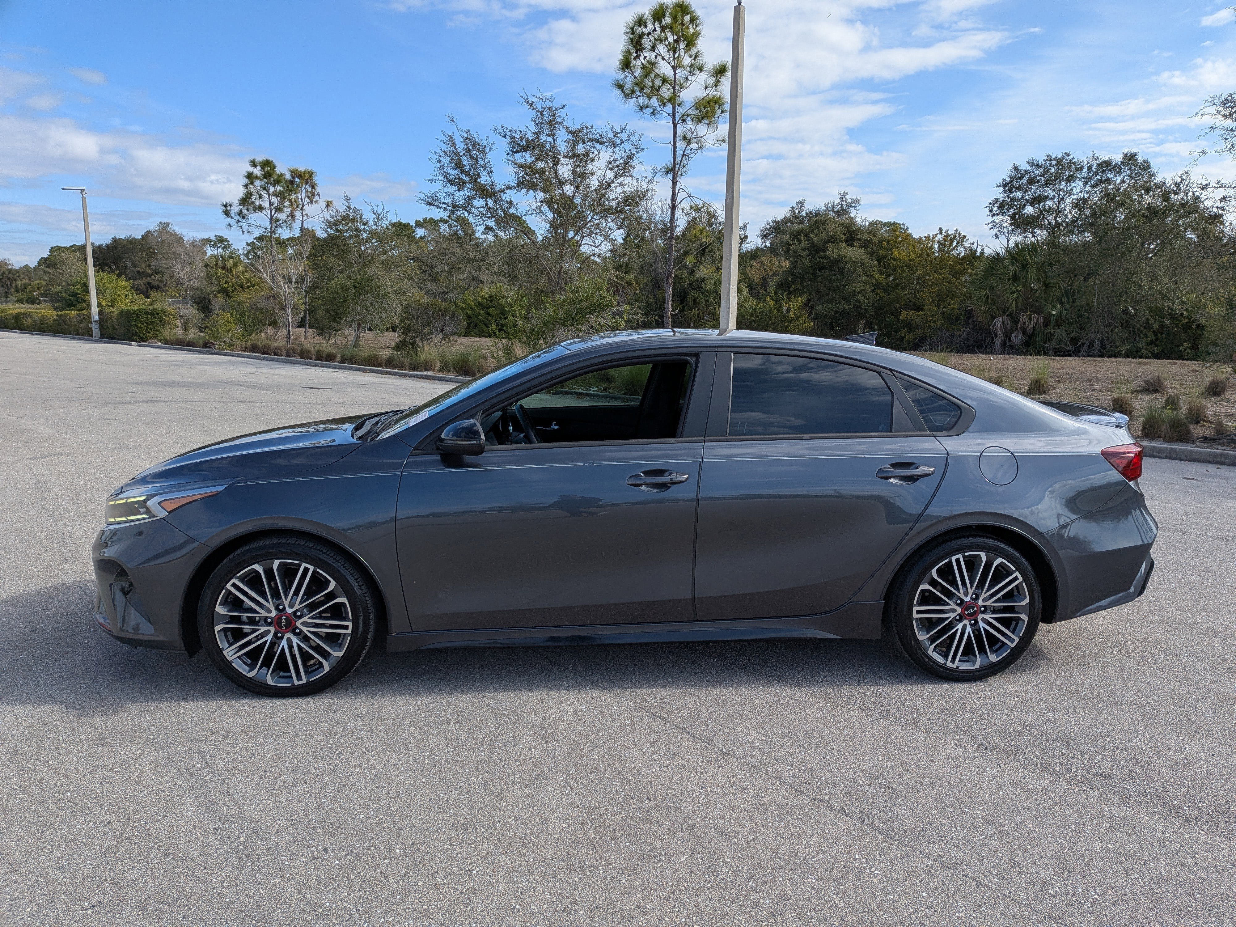 Used 2022 Kia Forte GT w/ GT2 Package image 8