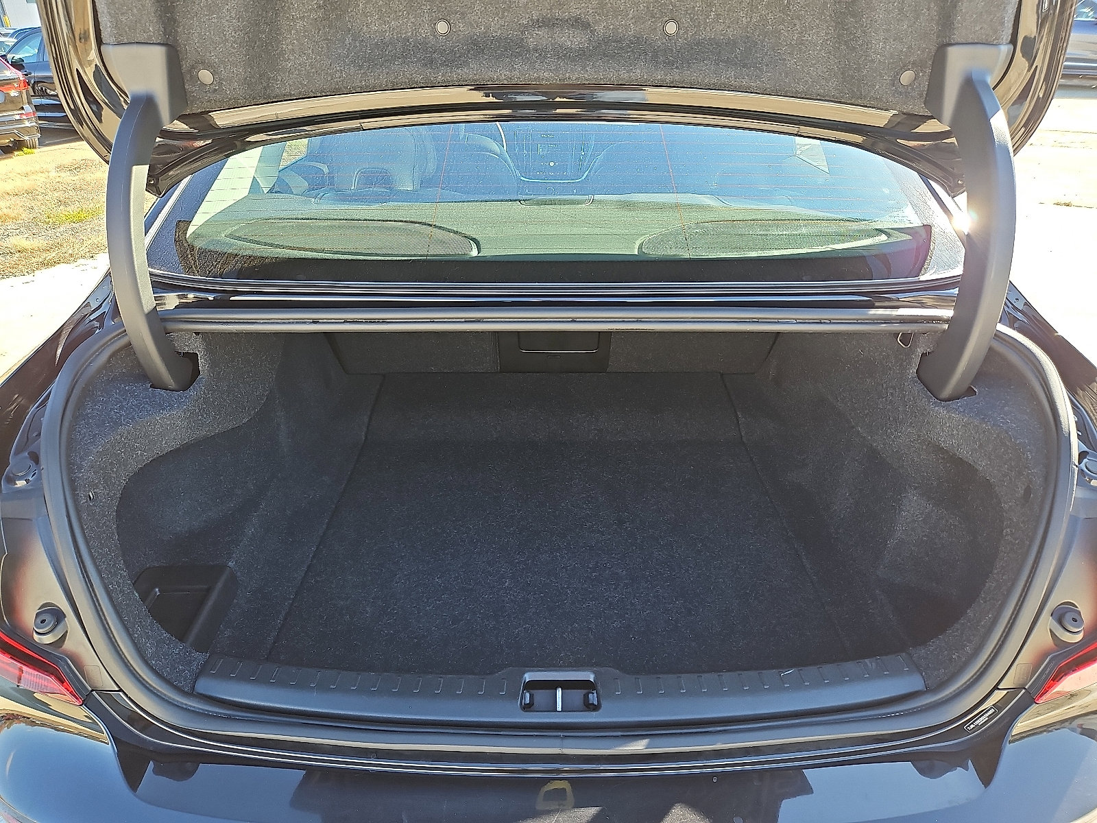 Certified 2025 Volvo S60 B5 Plus image 28