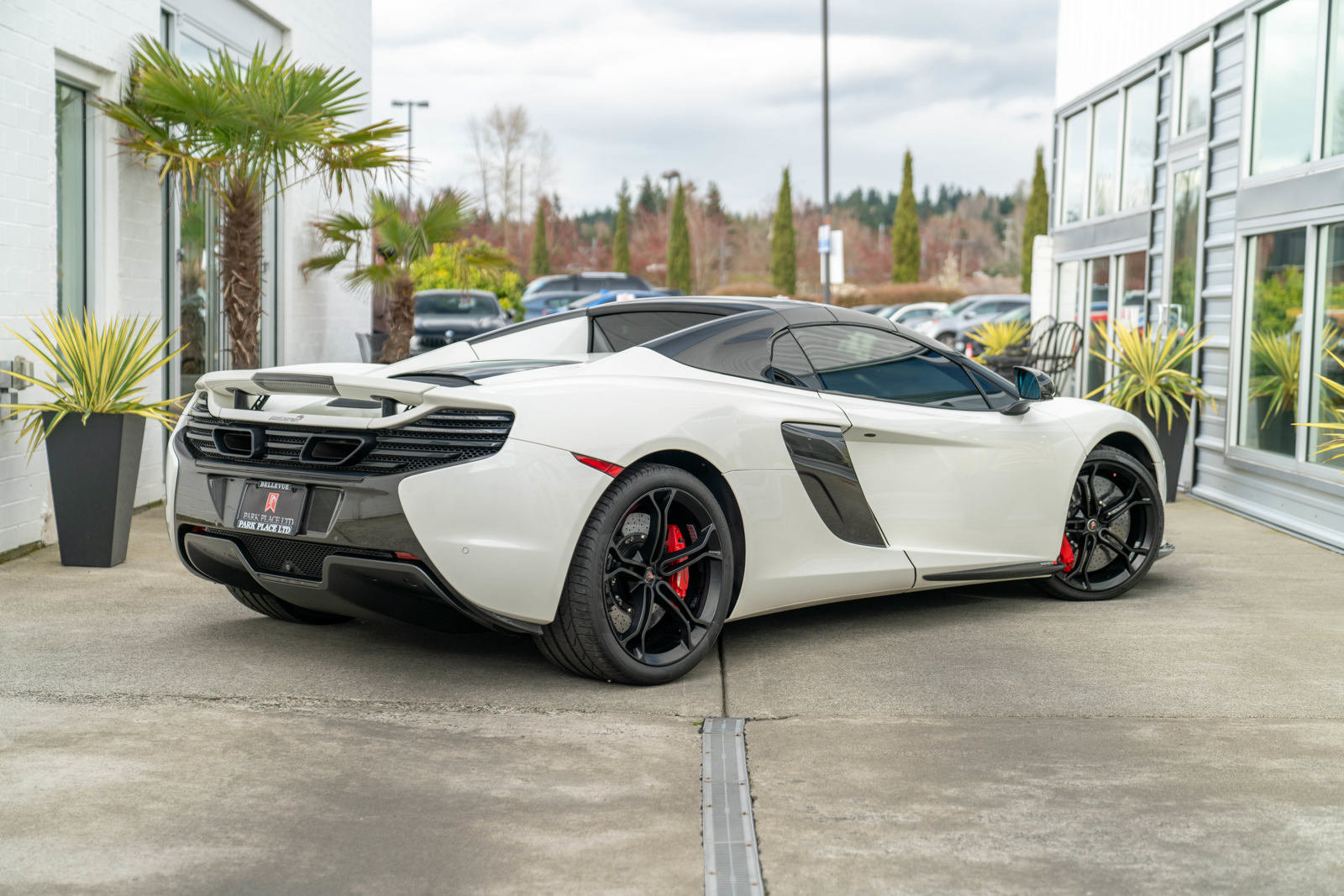 Used 2016 McLaren 650S Spider RWD image 18