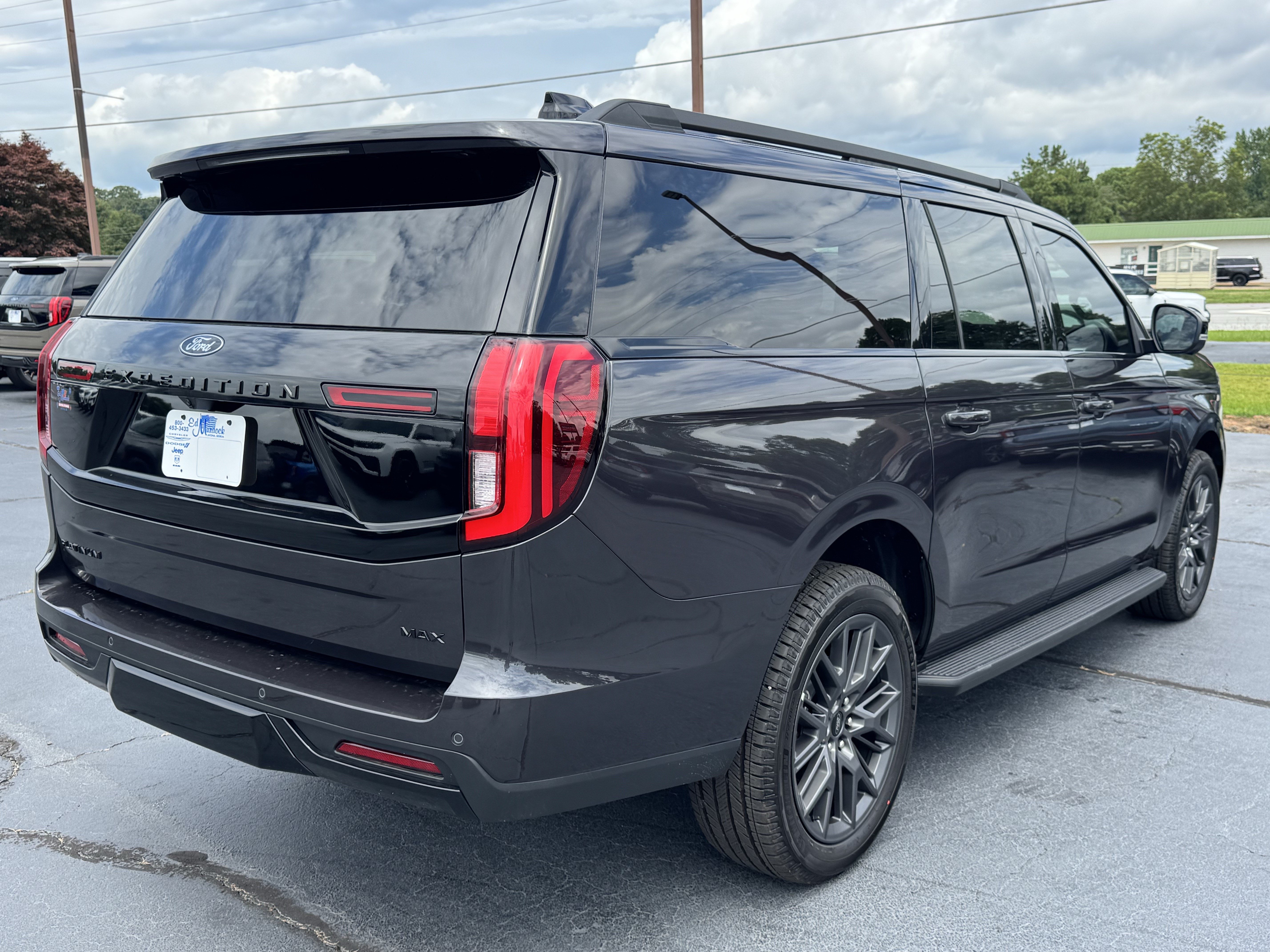 New 2026 Ford Expedition Max Platinum w/ Stealth Appearance Package AWD/4WD image 5