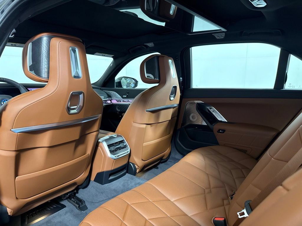 New 2026 BMW 750e xDrive w/ Executive Package AWD/4WD image 26