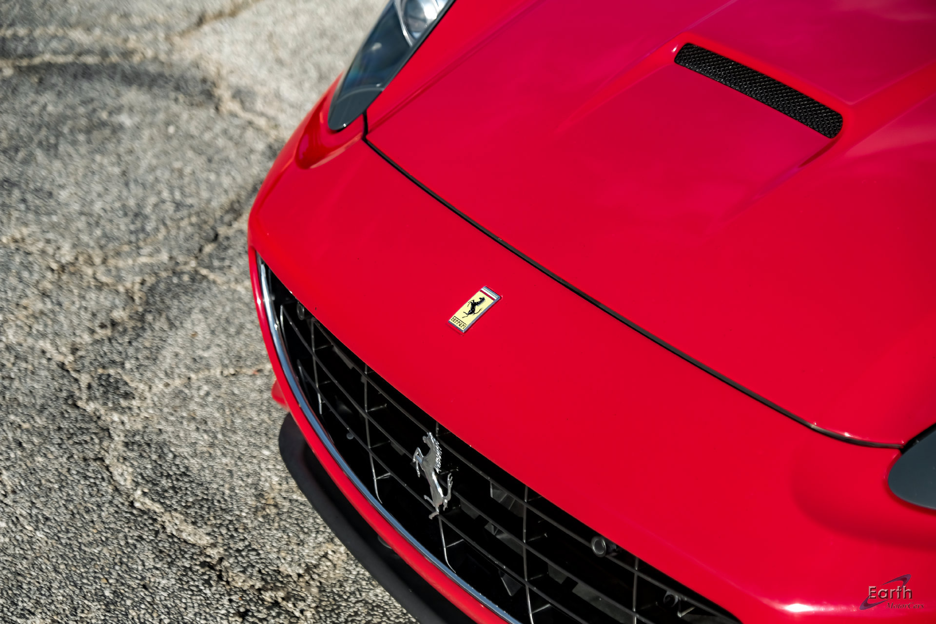 Used 2014 Ferrari California RWD image 37