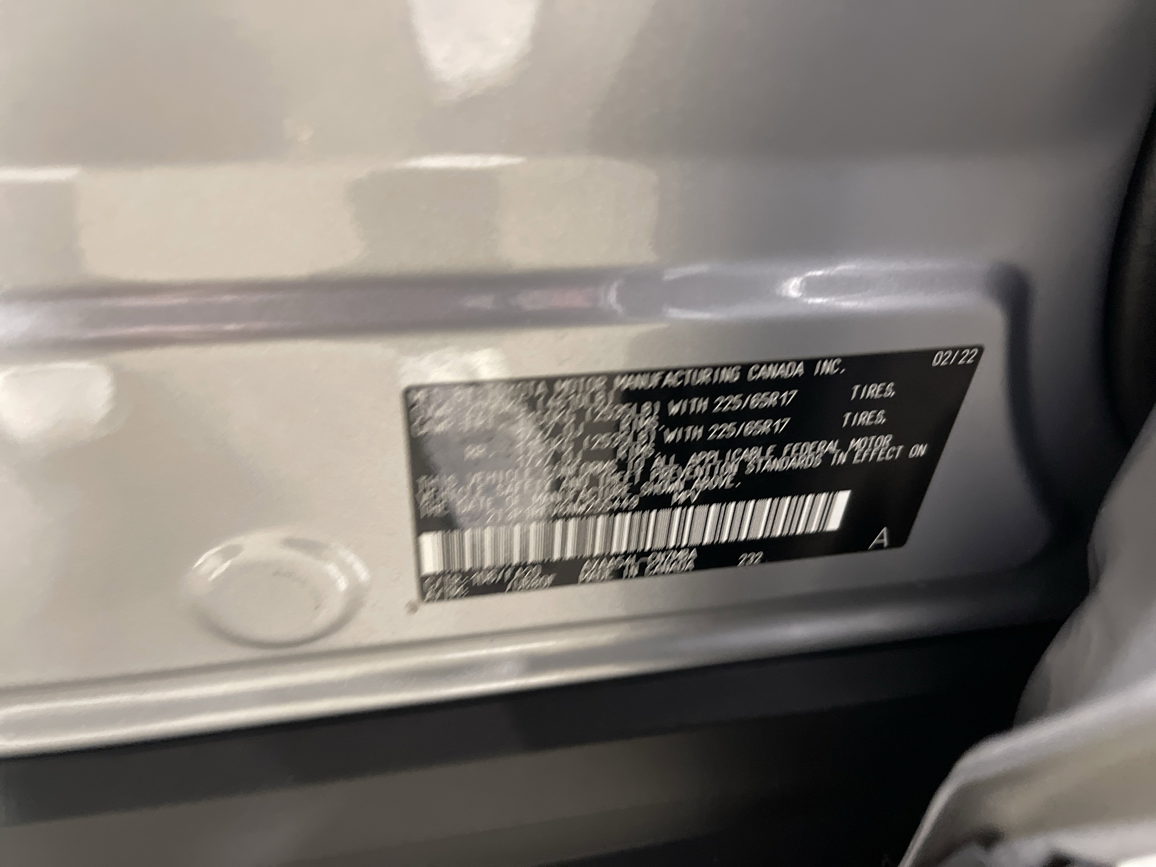 Used 2022 Toyota RAV4 XLE w/ Carpet Mat Package (TMS) image 25