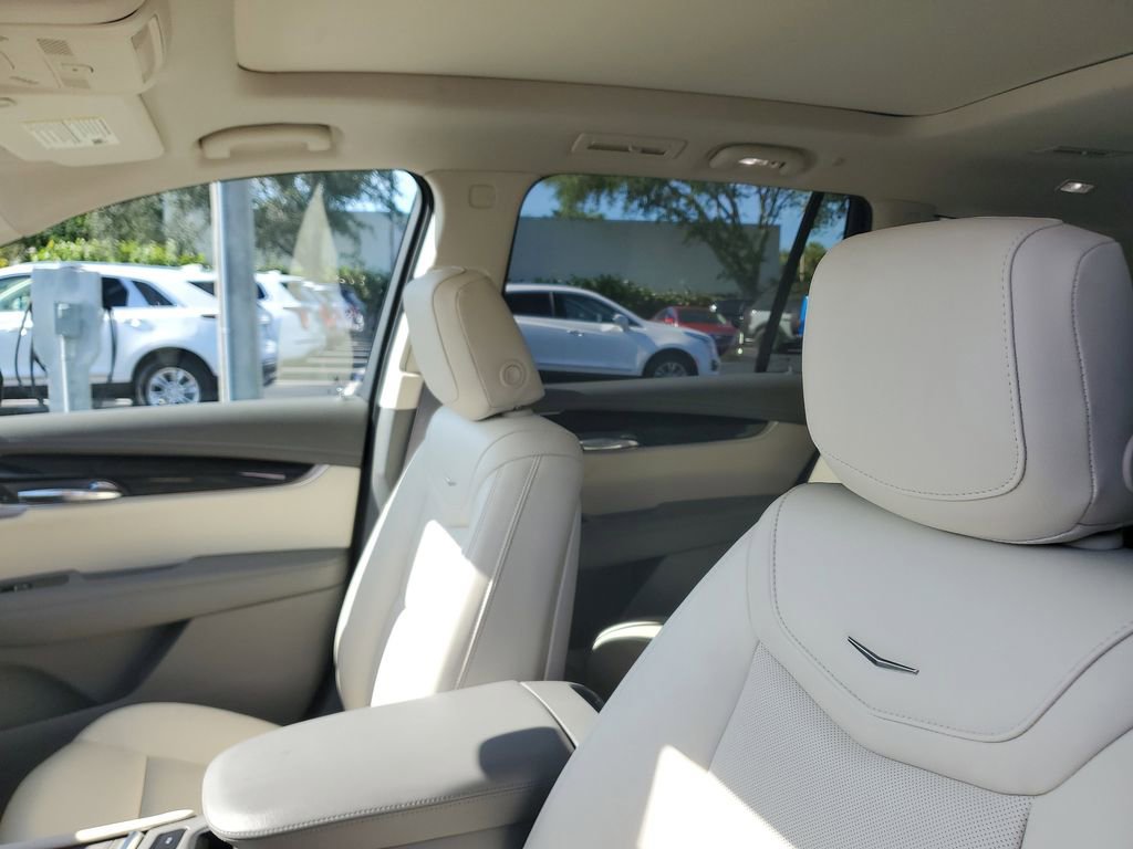 Used 2024 Cadillac XT6 Premium Luxury w/ Technology Package AWD/4WD image 20