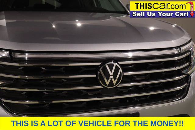 Used 2025 Volkswagen Atlas SE FWD image 11