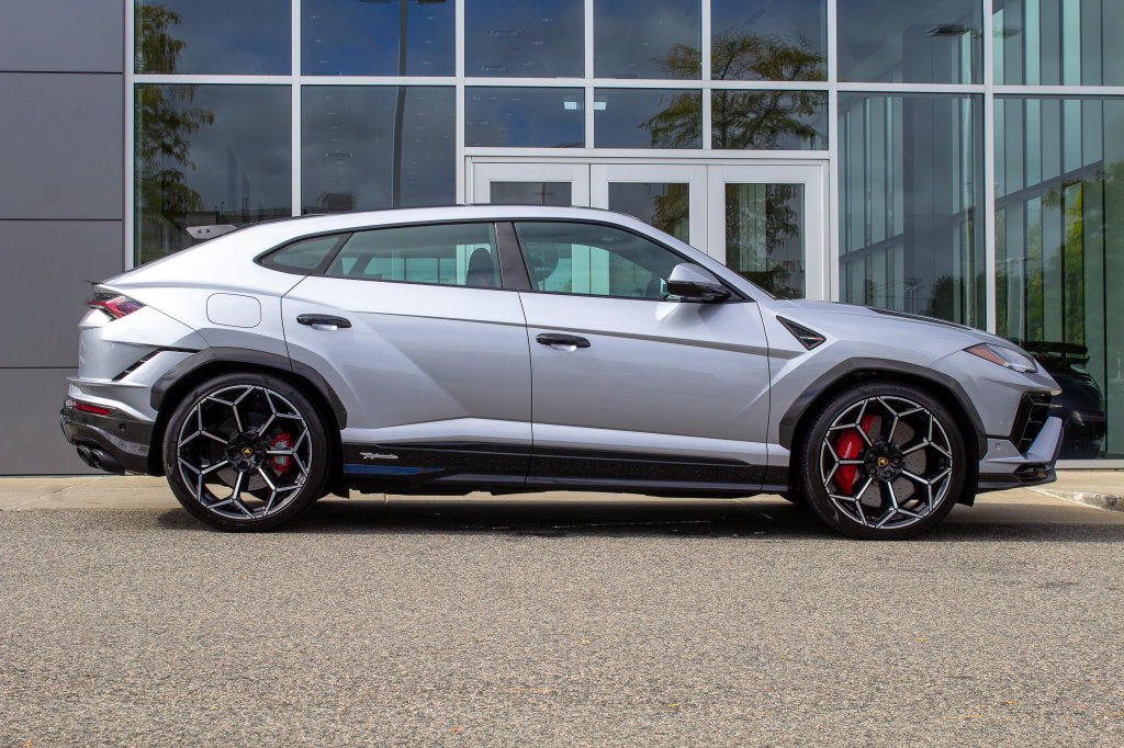 Used 2024 Lamborghini Urus Performante AWD/4WD image 4