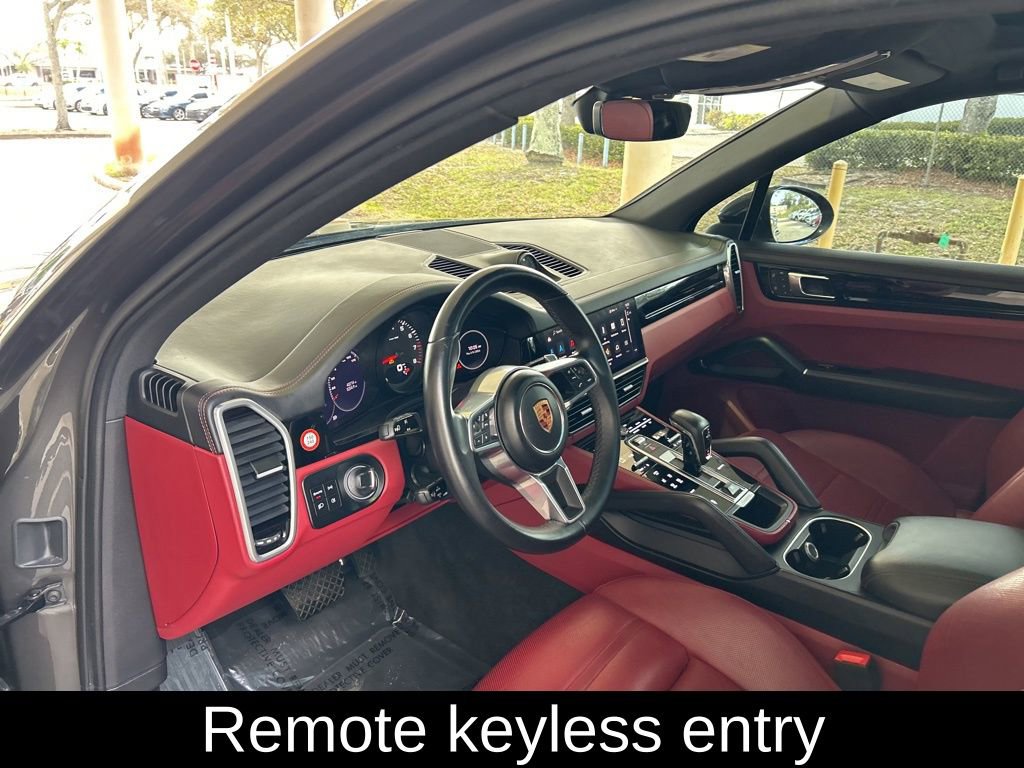 Used 2022 Porsche Cayenne w/ Premium Package Plus image 6