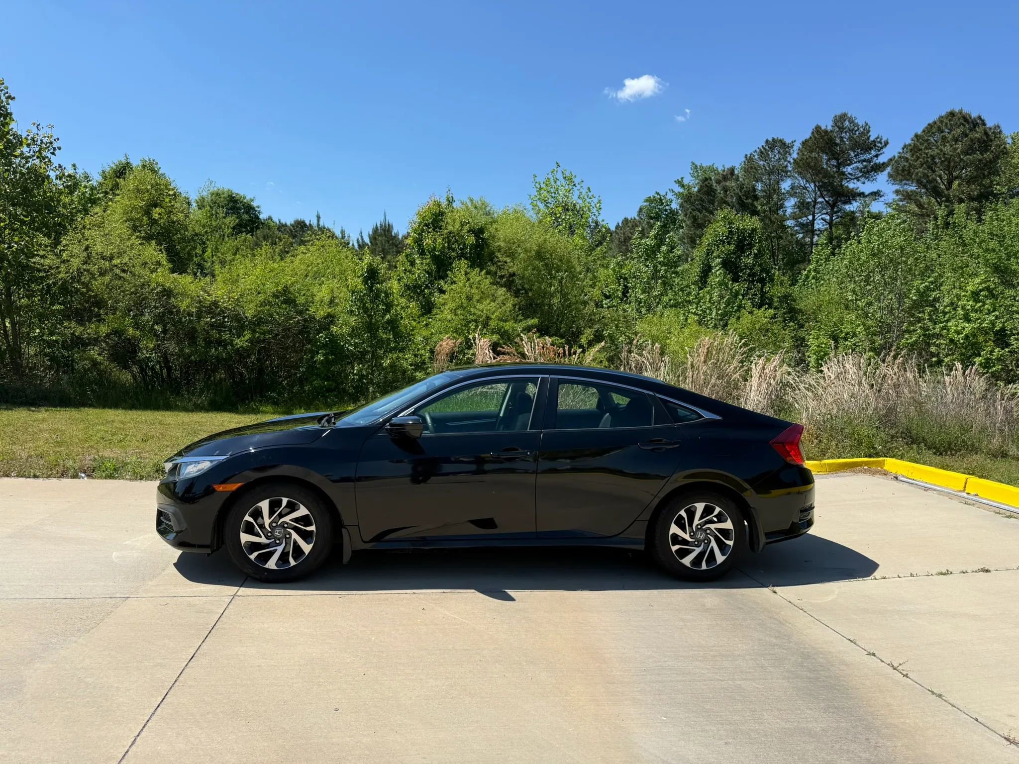 Used 2016 Honda Civic EX image 2