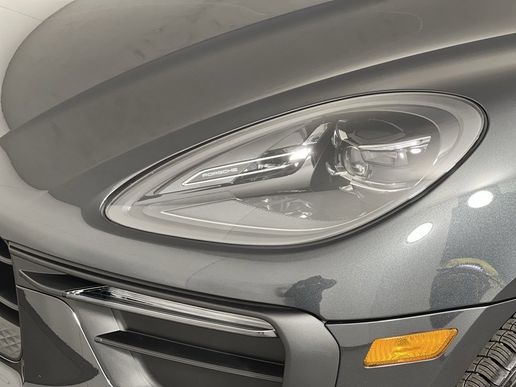 Used 2025 Porsche Macan image 15