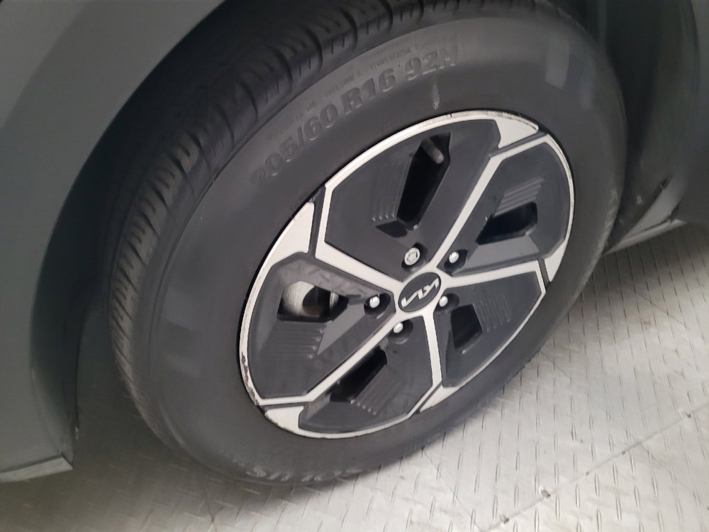 Used 2023 Kia Niro EX FWD image 31