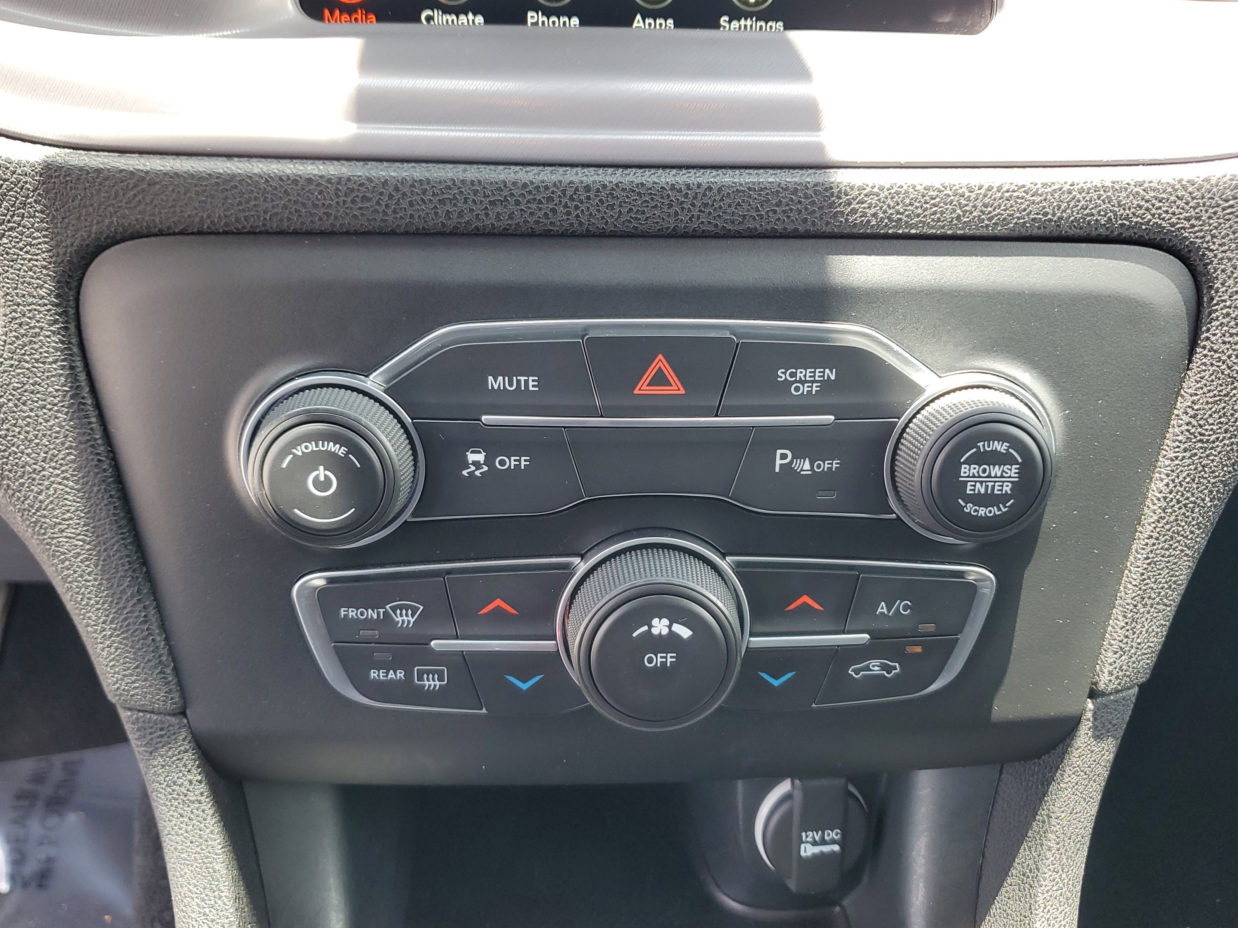 Used 2023 Dodge Charger SXT image 24