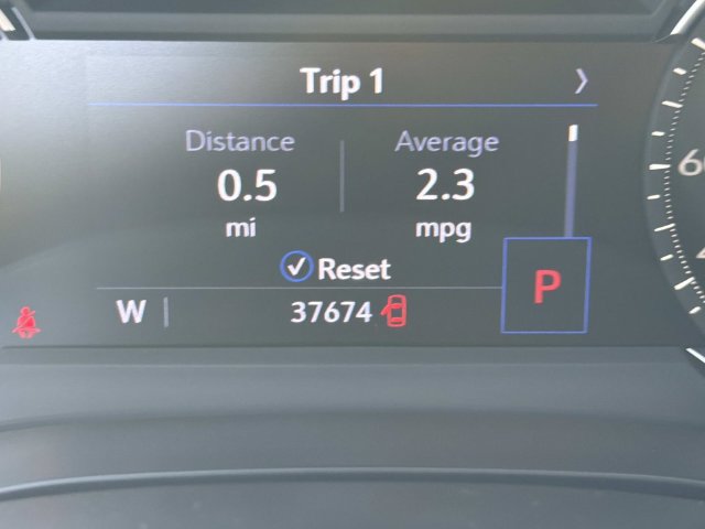 Used 2023 Cadillac XT6 Luxury w/ LPO, Floor Liner Package FWD image 33