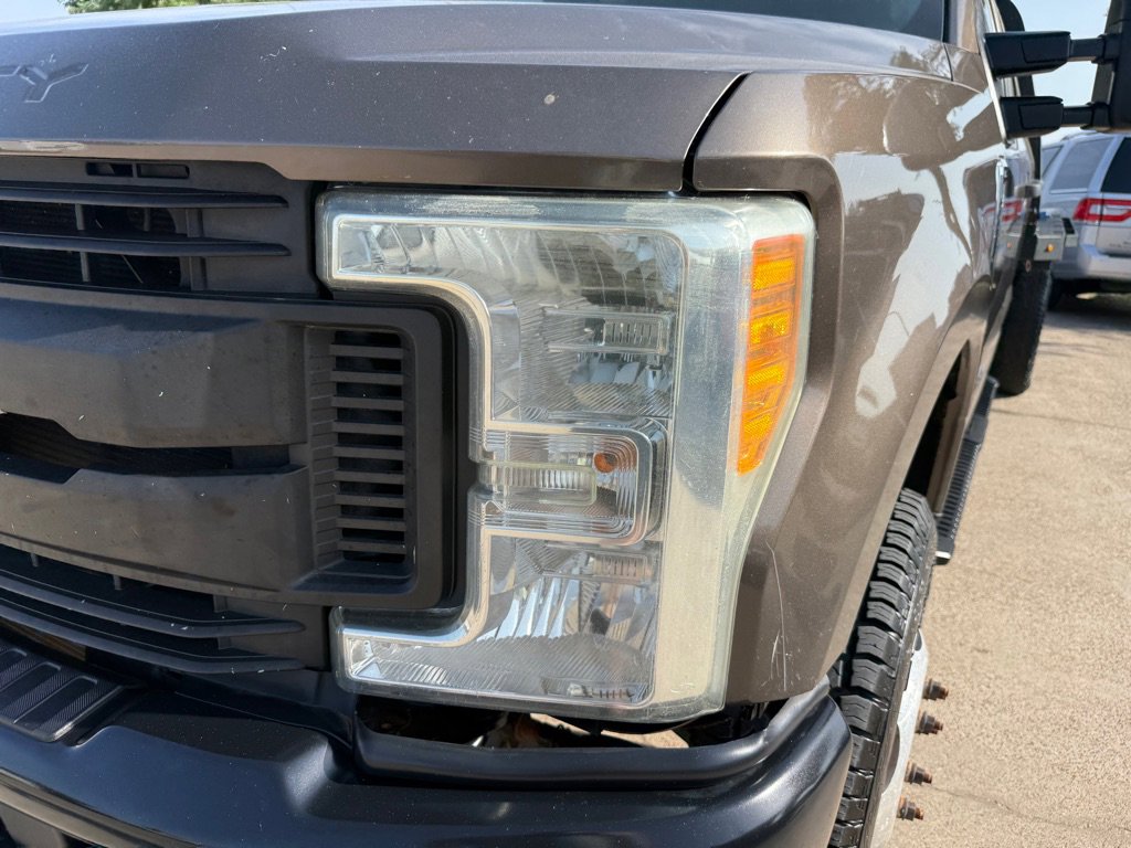 Used 2017 Ford F350 4x4 Crew Cab DRW Super Duty image 11