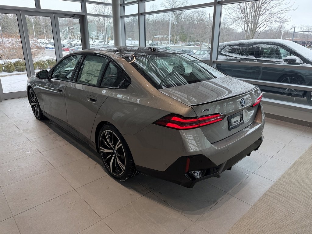 New 2026 BMW 550e xDrive image 4