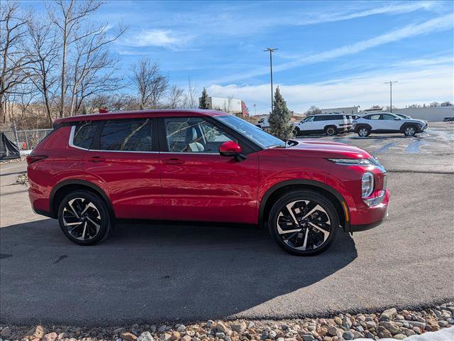 Used 2024 Mitsubishi Outlander SE image 6
