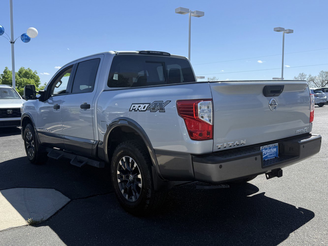 Used 2018 Nissan Titan PRO-4X w/ Pro-4x Utility Package image 7