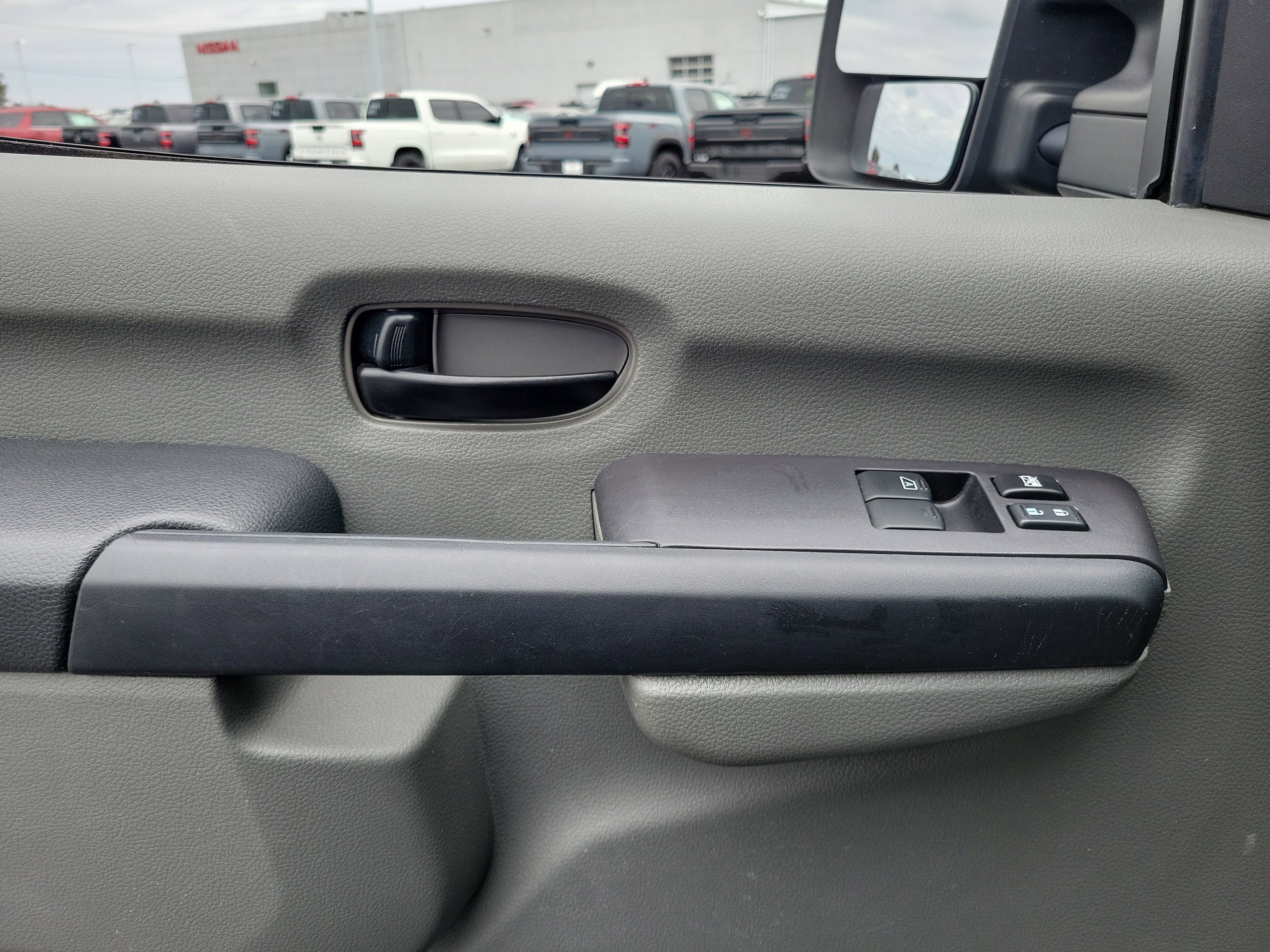 Used 2019 Nissan NV 3500 SL RWD image 16