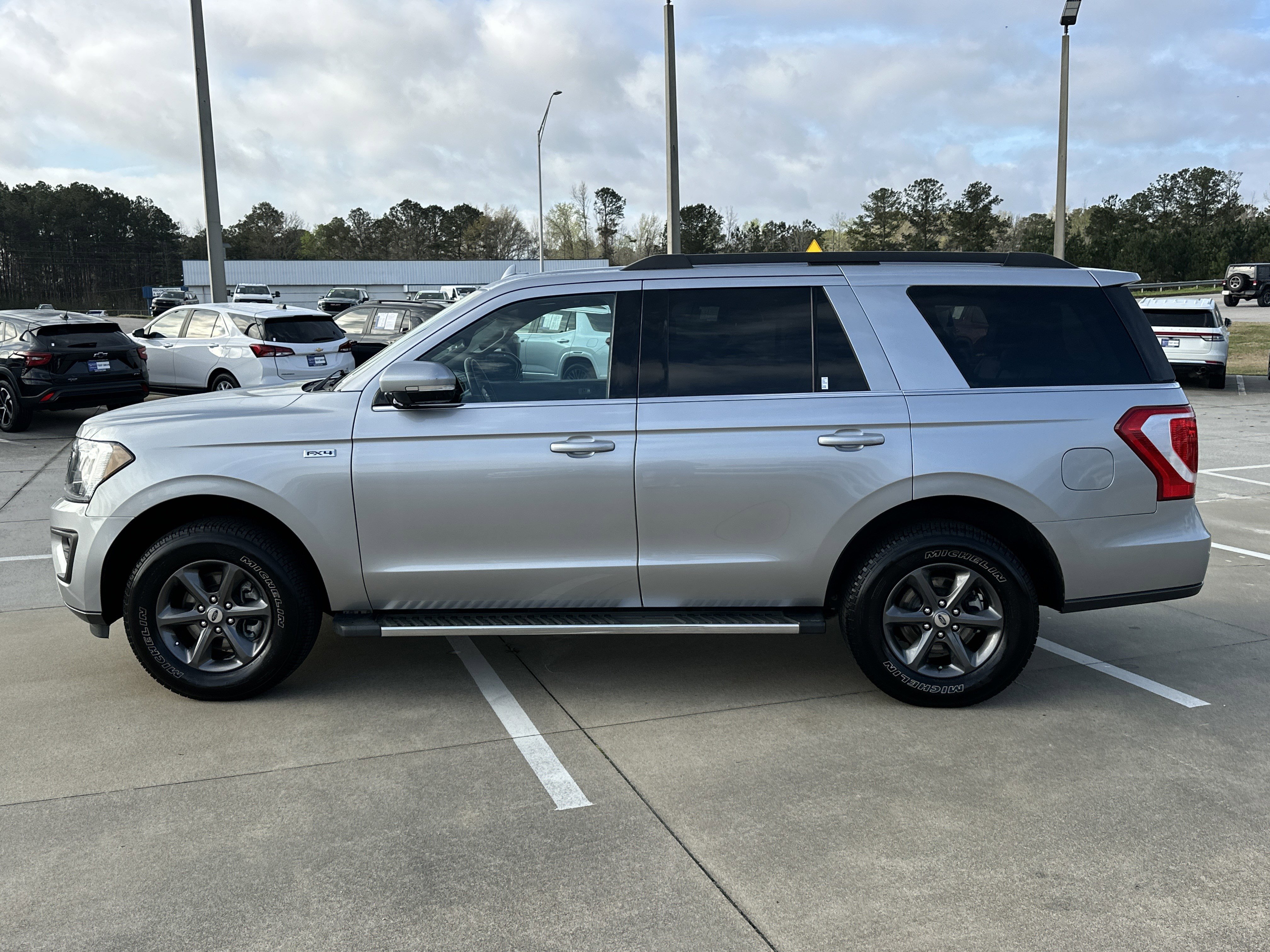 Used 2021 Ford Expedition XLT image 9