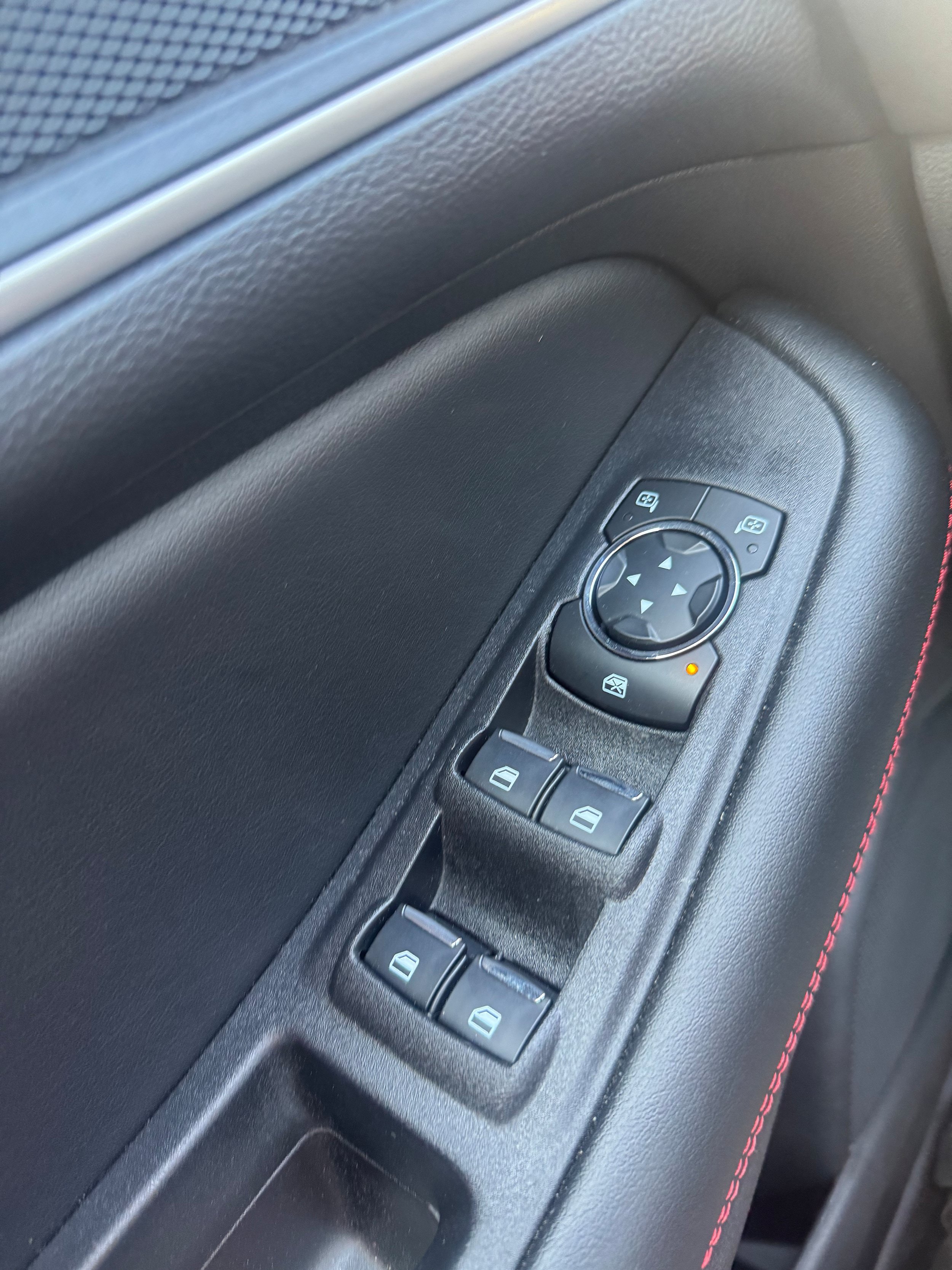 New 2024 Ford Edge ST-Line AWD/4WD image 11