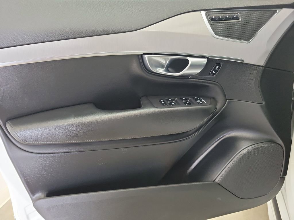 Used 2023 Volvo XC90 B5 Core w/ Protection Package Premier image 22
