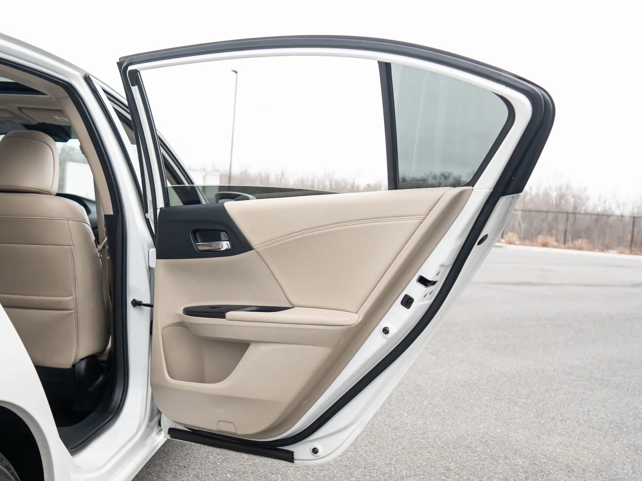 Used 2017 Honda Accord EX-L image 49