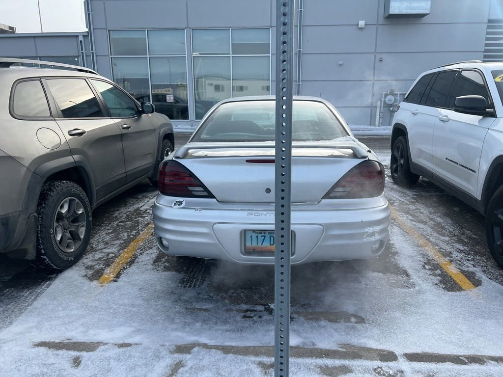 Used 2001 Pontiac Grand Am SE image 3