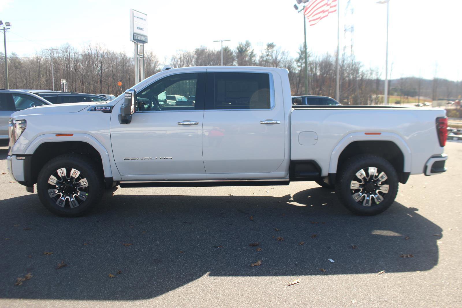 New 2026 GMC Sierra 2500 Denali w/ Denali Reserve Package image 4