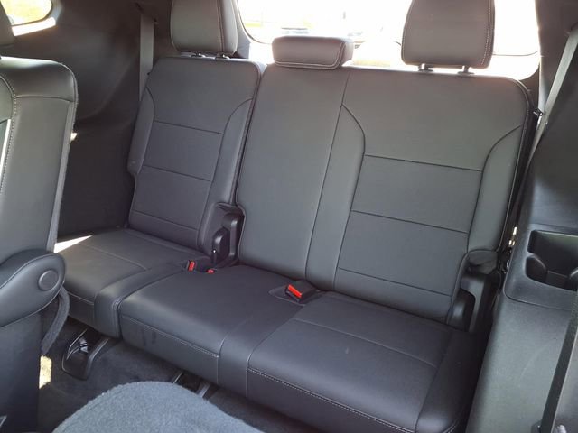 Used 2025 Buick Enclave Preferred FWD image 19