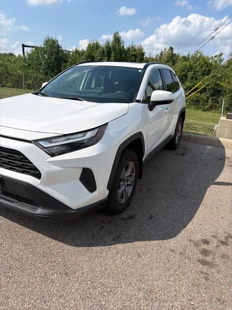Used 2024 Toyota RAV4 XLE w/ Convenience Package AWD/4WD image 3