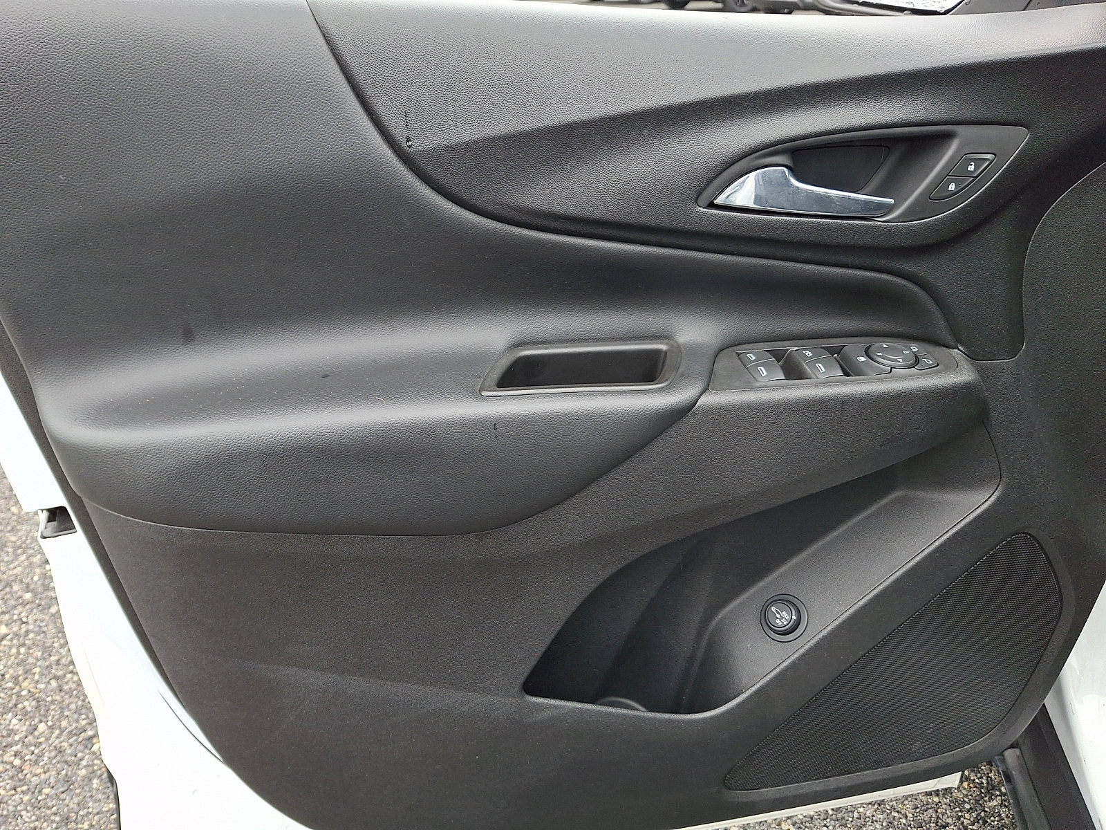 Used 2020 Chevrolet Equinox LT AWD/4WD image 12
