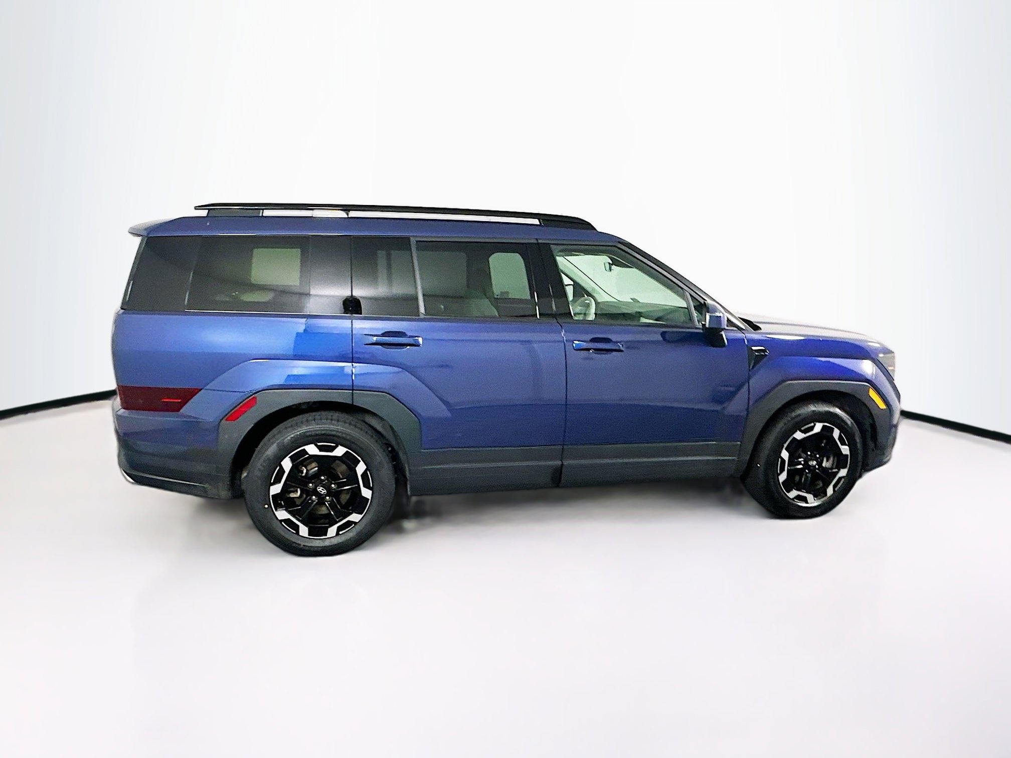 Used 2025 Hyundai Santa Fe SEL FWD image 10