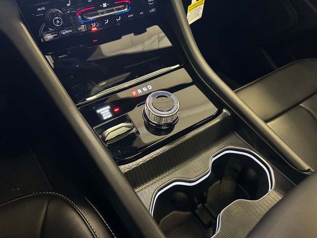 New 2025 Jeep Grand Cherokee Limited w/ Luxury Tech Group II image 18