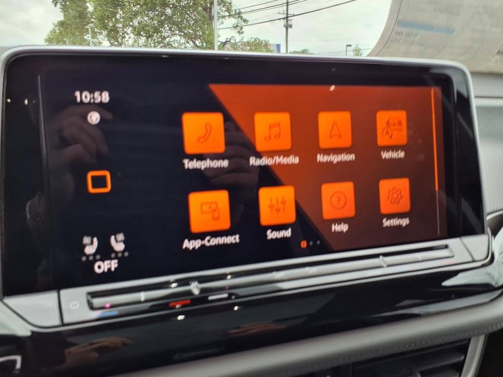 New 2025 Volkswagen Atlas Peak Edition SE image 17