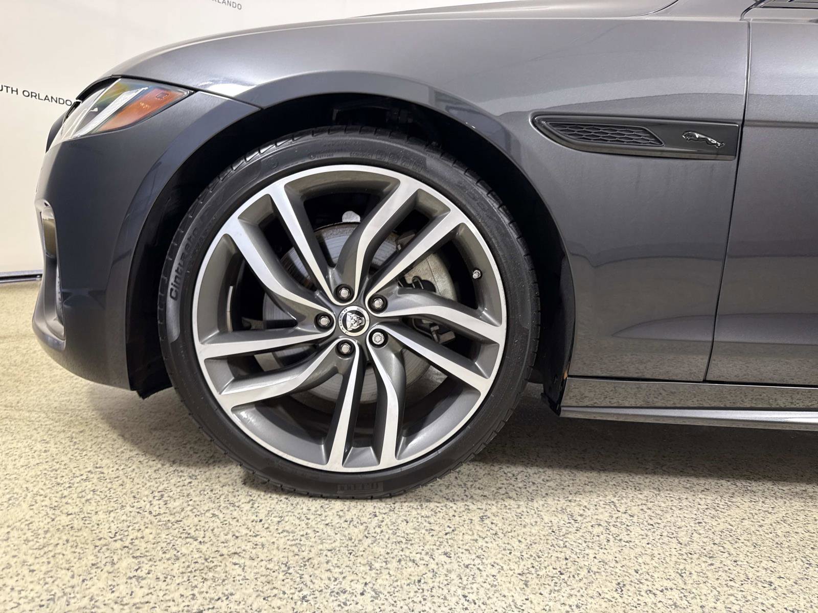 Certified 2024 Jaguar XF R-Dynamic SE RWD image 10