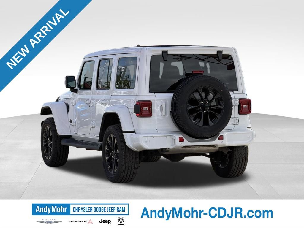 Used 2022 Jeep Wrangler Unlimited Sahara AWD/4WD image 5