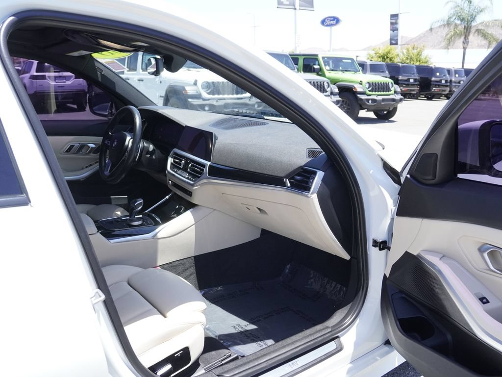 Used 2019 BMW 330i Sedan w/ Driving Assistance Package RWD image 30