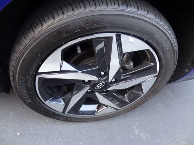 Used 2023 Hyundai Elantra SEL w/ Convenience Package FWD image 11