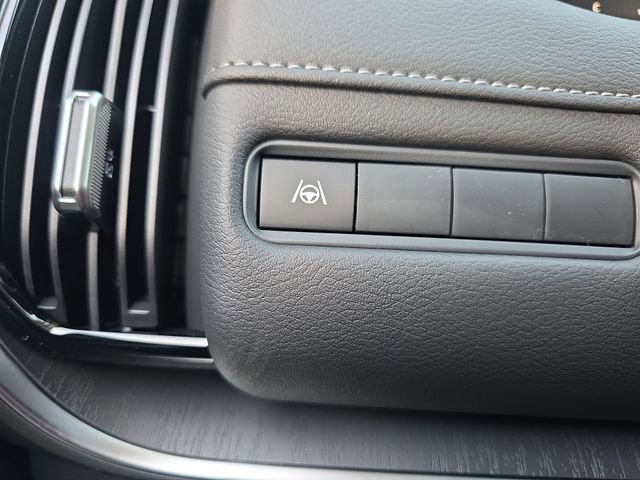 New 2026 Nissan Armada SV image 31