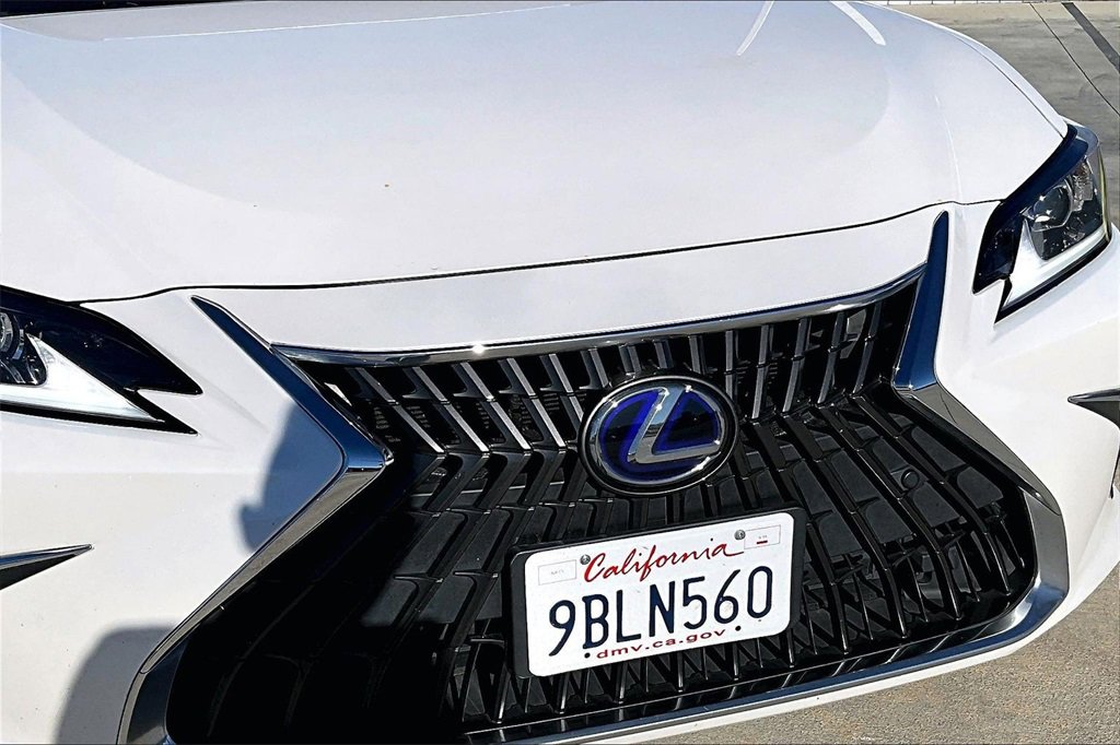 Used 2022 Lexus ES 300h w/ Premium Package image 29
