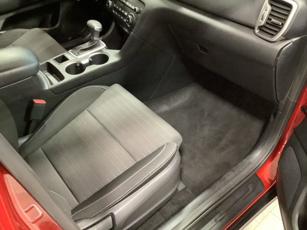 Certified 2019 Kia Sportage LX w/ LX Popular Package image 18
