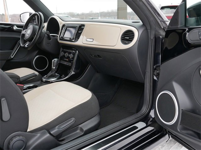 Used 2019 Volkswagen Beetle 2.0T SE image 19