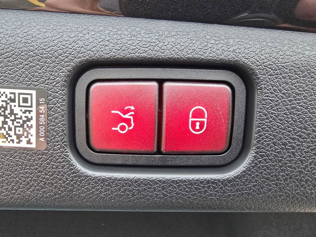 New 2026 Mercedes-Benz E 450 4MATIC Sedan image 20