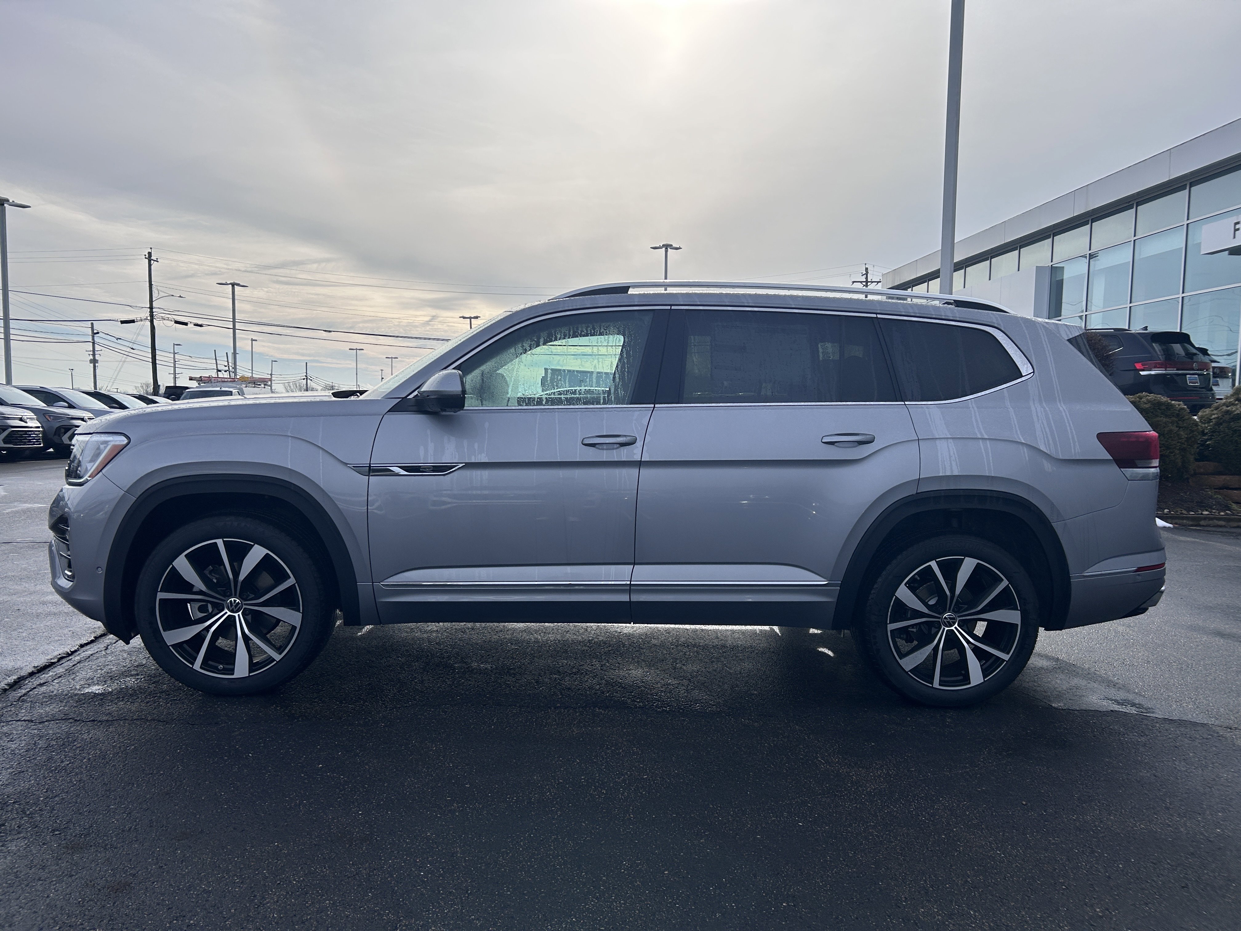 New 2026 Volkswagen Atlas SEL Premium R-Line image 4