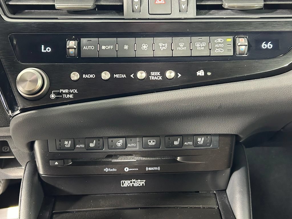 Used 2022 Lexus ES 300h w/ Luxury Package FWD image 22