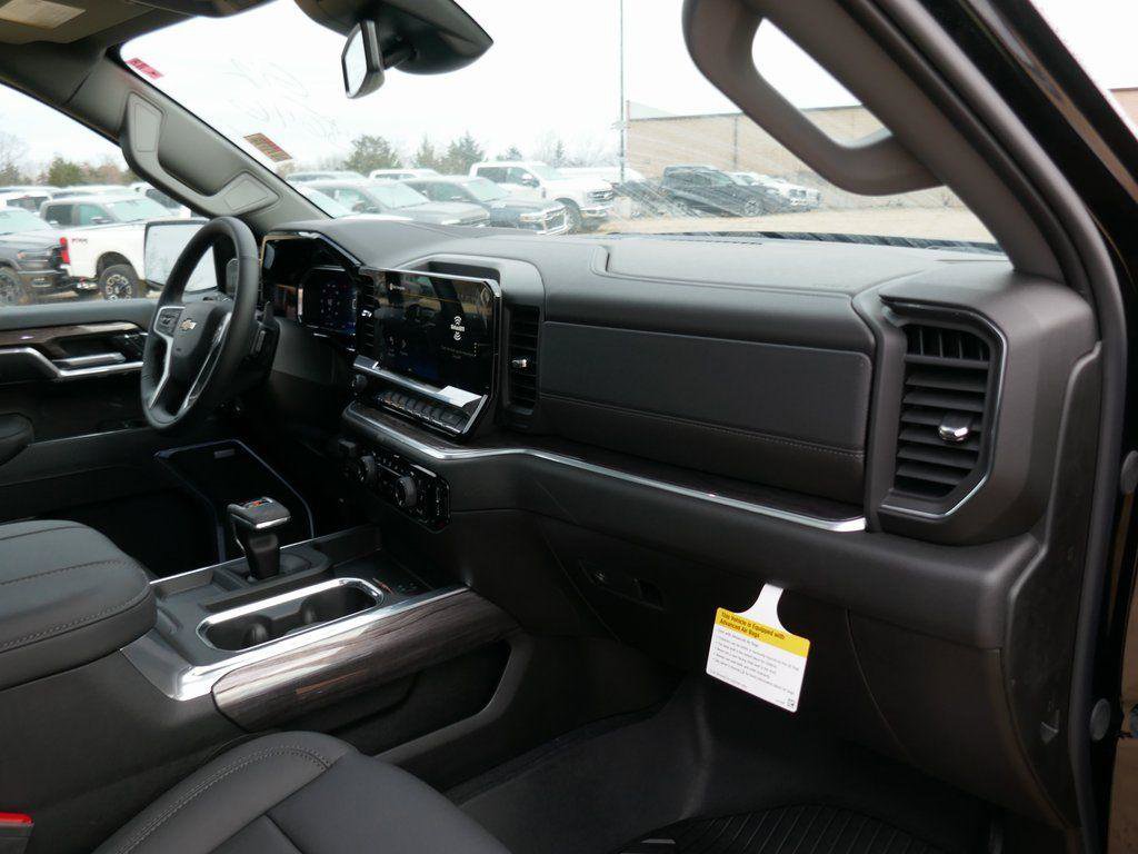 New 2026 Chevrolet Silverado 1500 LTZ w/ LTZ Premium Package image 10