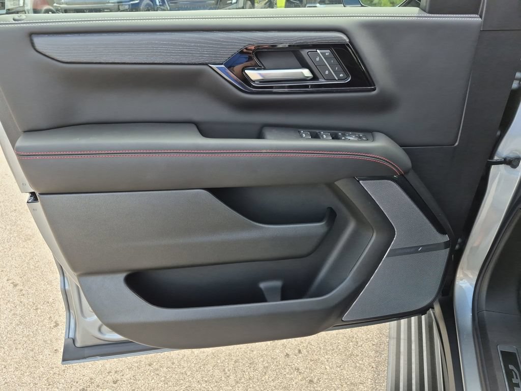 New 2026 GMC Yukon XL AT4 Ultimate AWD/4WD image 4