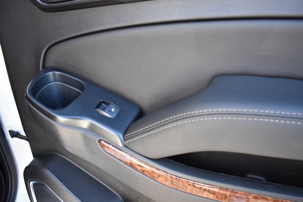 Used 2020 Chevrolet Suburban Premier w/ Premier Plus Edition image 13