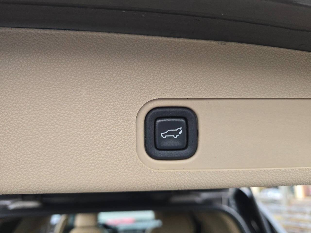 Used 2013 GMC Yukon Denali image 34