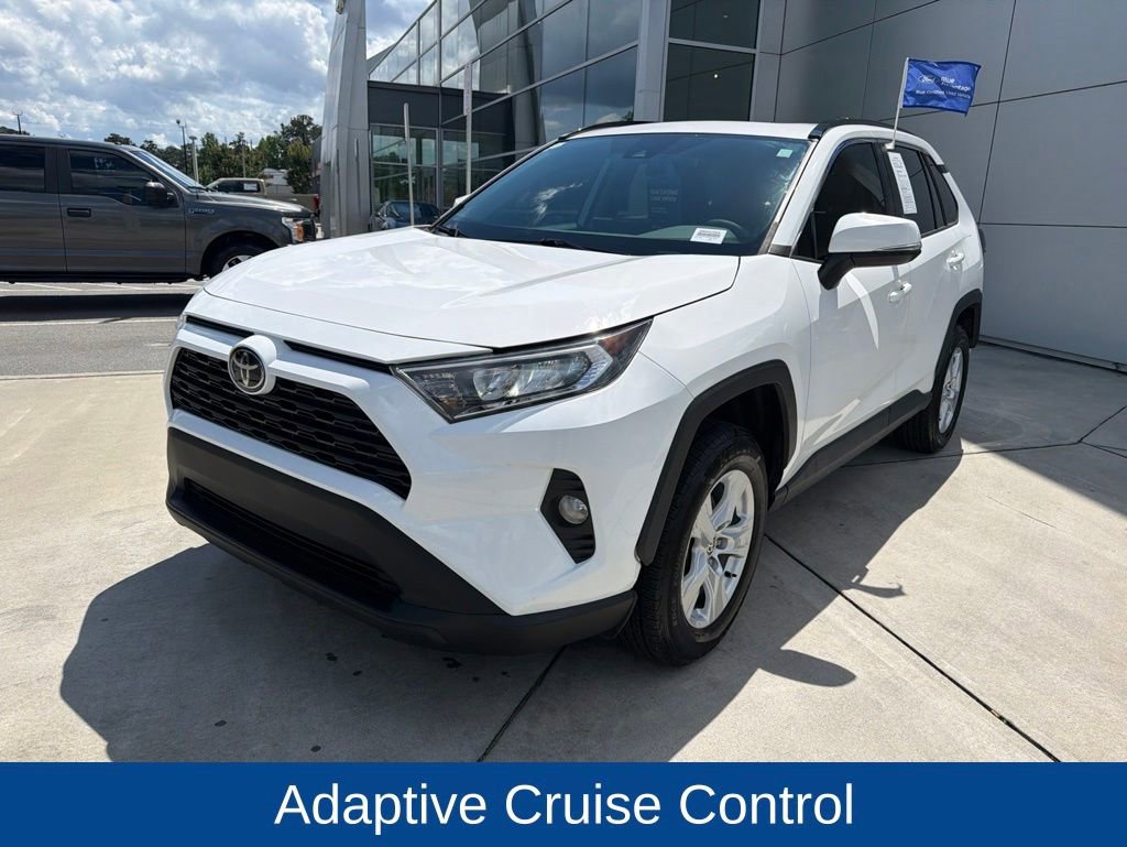 Used 2021 Toyota RAV4 XLE w/ Convenience Package FWD image 5