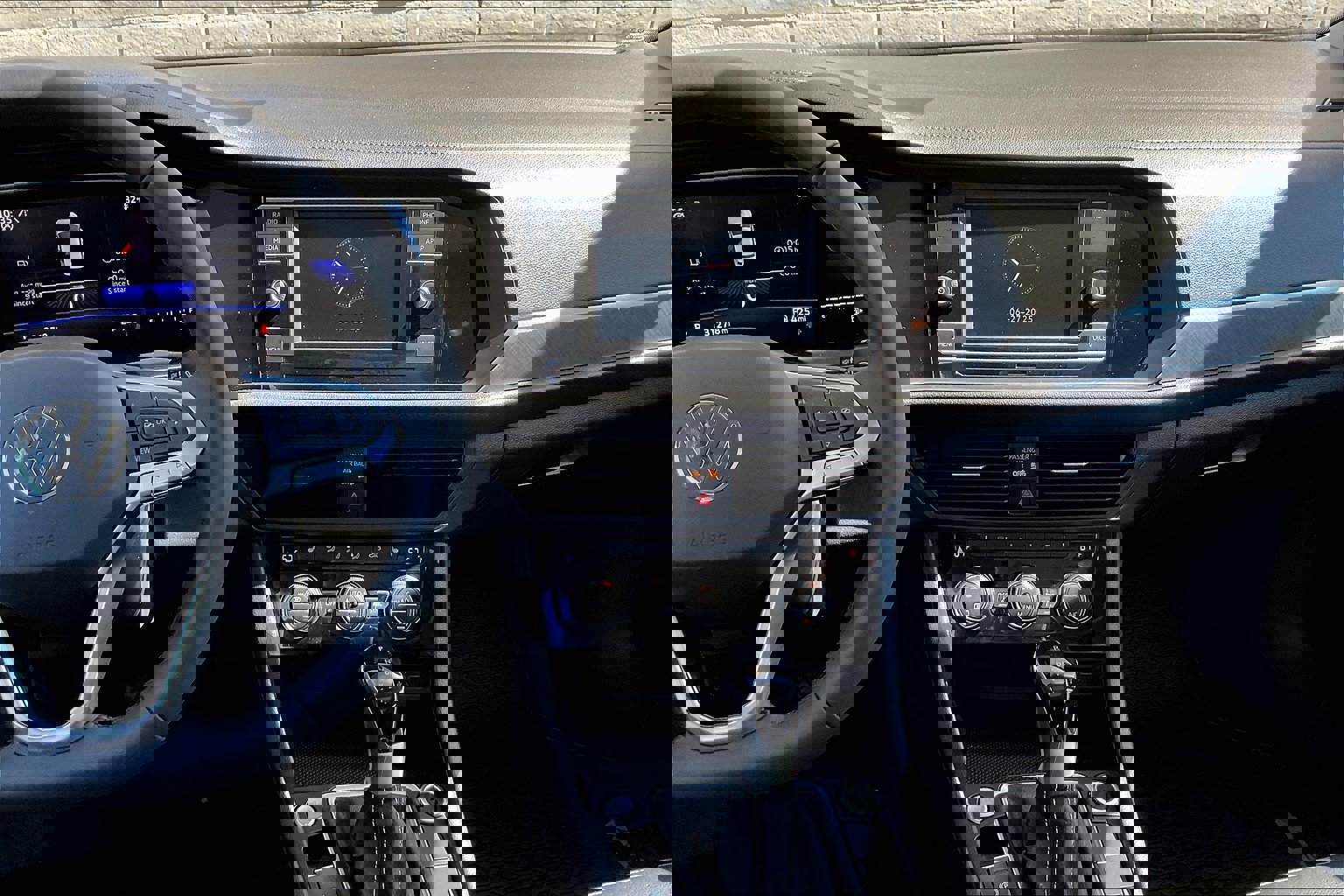 Used 2022 Volkswagen Jetta SE w/ Panoramic Sunroof Package image 5